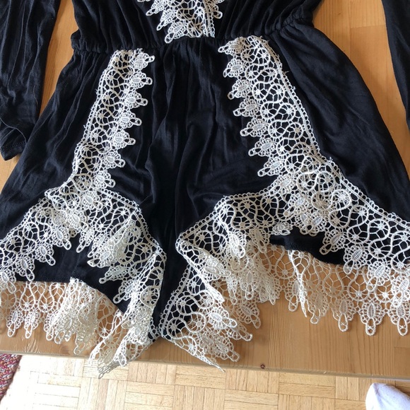 Lace Romper - Picture 4 of 5